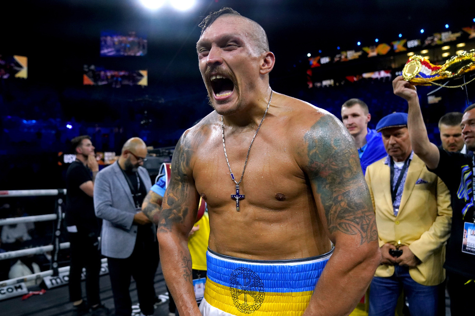 Oleksandr Usyk accepts Tyson Fury’s 70-30 offer – but asks for Ukraine donation 