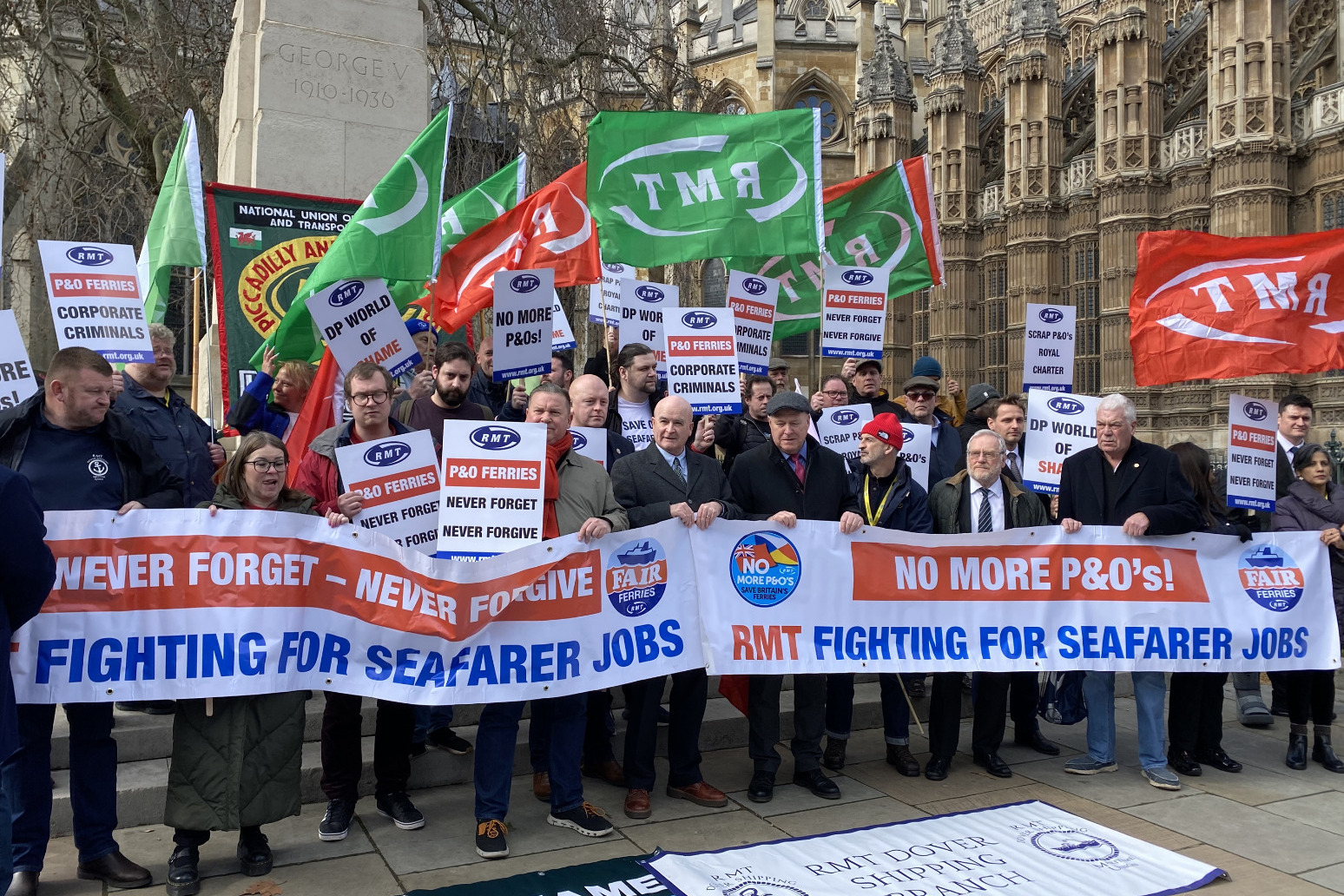 Union condemns Government amid P&O sackings anniversary protest 