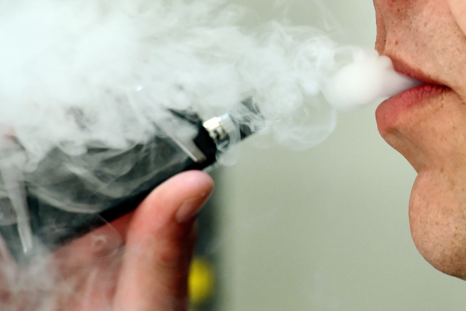 Councils call for 2024 ban on single-use vapes 